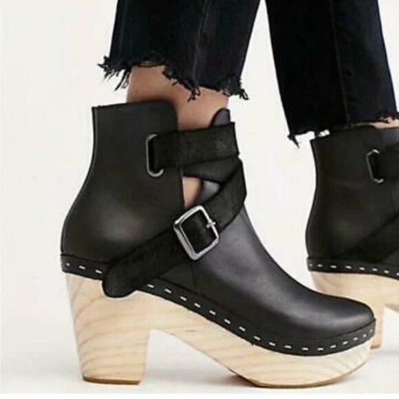 FREE PEOPLE Black Leather Bungalow Clog Boots 38 Wood Platform Ankle Bootie - Picture 1 of 12